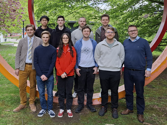 Members of the AG Weitenberg outdoors.